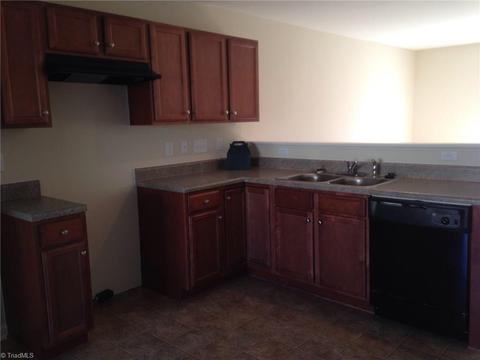 435 Sandybrooke Dr, High Point, NC 27265 photo 7