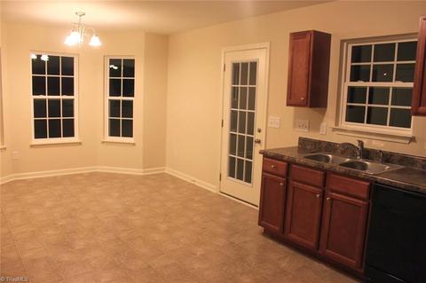 453 Sandybrooke Dr, High Point, NC 27265 photo 3