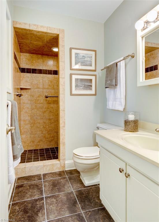 105 Mohawk Ct, High Point, NC 27262 photo 16