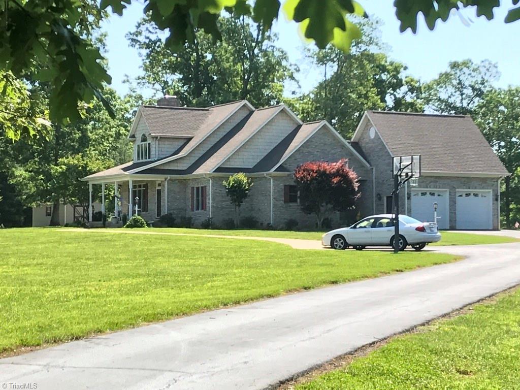 154 Tom Hunter Rd, Pilot Mountain, NC 27041 photo 1