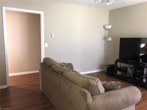 178 Marie Dr, King, NC 27021 photo 3