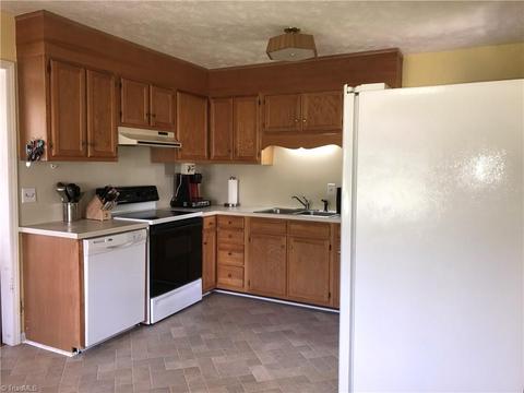 178 Marie Dr, King, NC 27021 photo 8