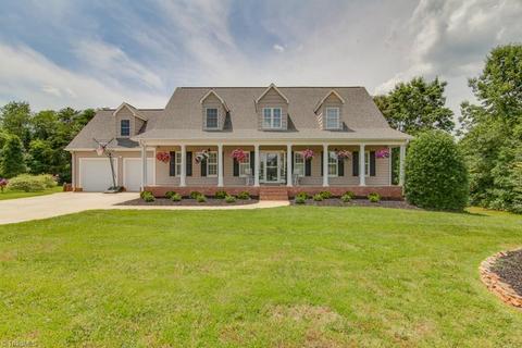 124 Conifer Ct, Advance, NC 27006 photo 1