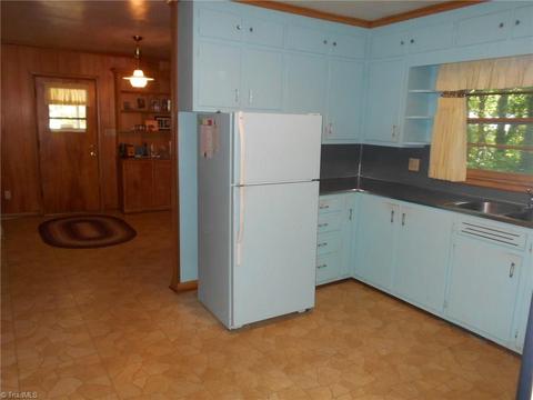 2103 Guyer St, High Point, NC 27265 photo 5