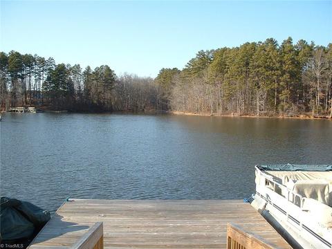 693 Dockside Ter, Denton, NC 27239 photo 6