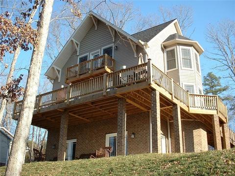 693 Dockside Ter, Denton, NC 27239 photo 3