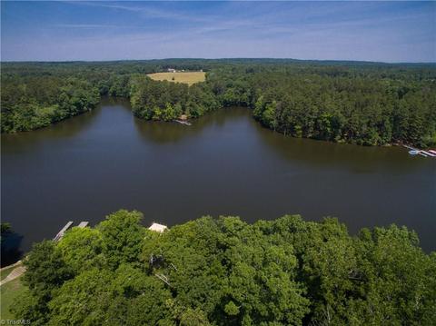 693 Dockside Ter, Denton, NC 27239 photo 8
