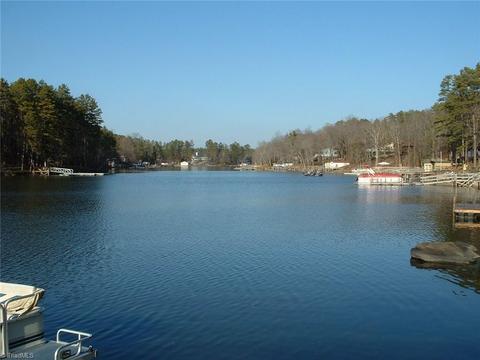 693 Dockside Ter, Denton, NC 27239 photo 5