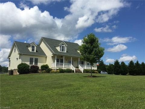 139 Higher Ground Ln, Lowgap, NC 27024 photo 4