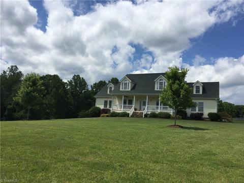 139 Higher Ground Ln, Lowgap, NC 27024 photo 6
