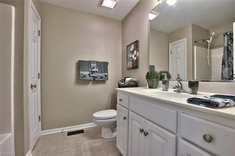 936 E Meadow Rd, Eden, NC 27288 photo 16