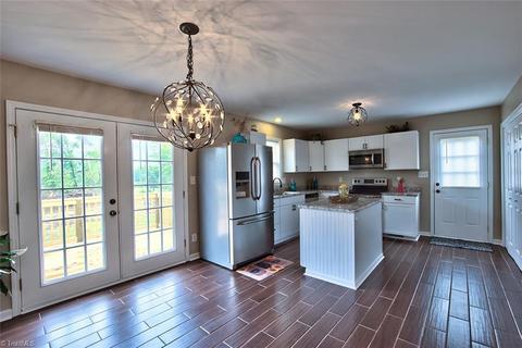936 E Meadow Rd, Eden, NC 27288 photo 9