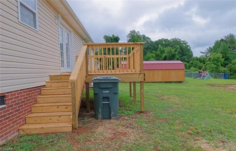 936 E Meadow Rd, Eden, NC 27288 photo 18
