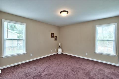 936 E Meadow Rd, Eden, NC 27288 photo 13