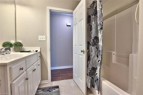 936 E Meadow Rd, Eden, NC 27288 photo 17