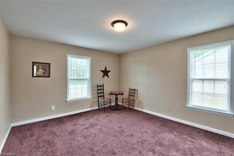 936 E Meadow Rd, Eden, NC 27288 photo 12