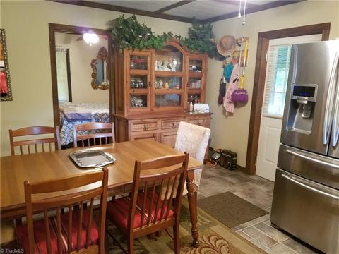 174 Copeland, Laurel Fork, VA 24352 photo 22