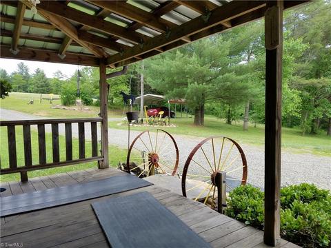174 Copeland, Laurel Fork, VA 24352 photo 4