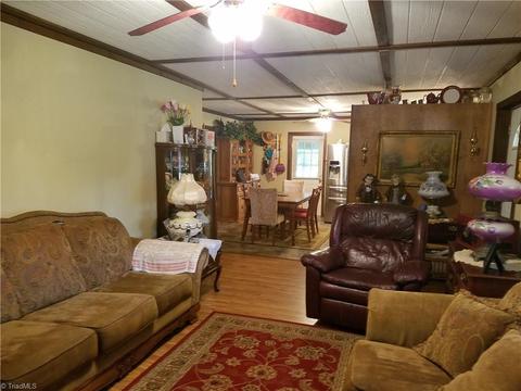 174 Copeland, Laurel Fork, VA 24352 photo 19