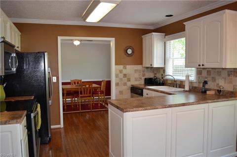 4212 Braddock Rd, High Point, NC 27265 photo 7