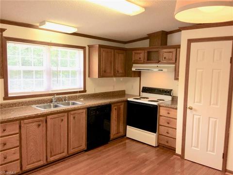 3315 Alamo Dr, Trinity, NC 27370 photo 2