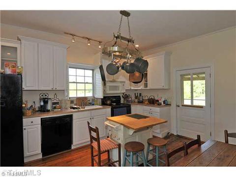 1138 Perch Rd, Pinnacle, NC 27043 photo 4