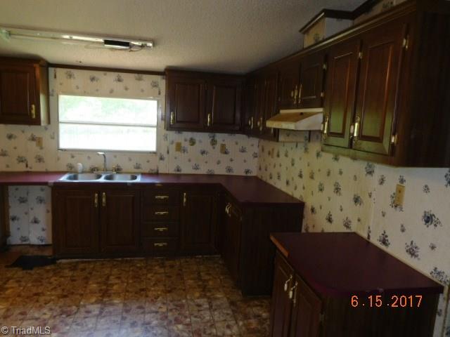 116 Pebblestone Ct, King, NC 27021 photo 6