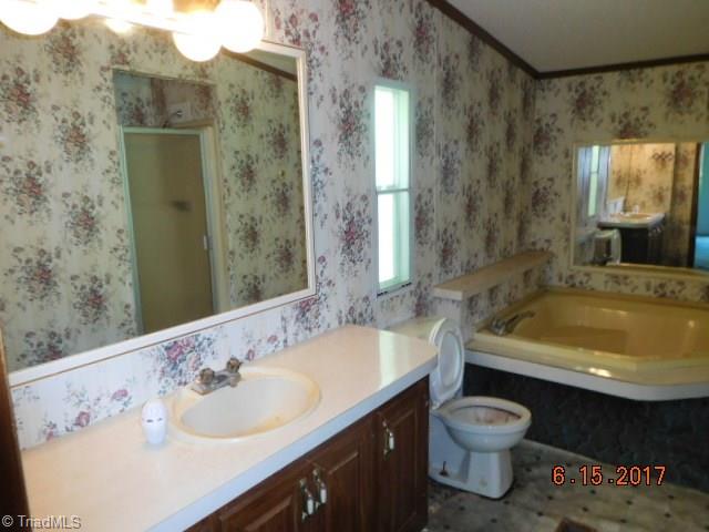 116 Pebblestone Ct, King, NC 27021 photo 5