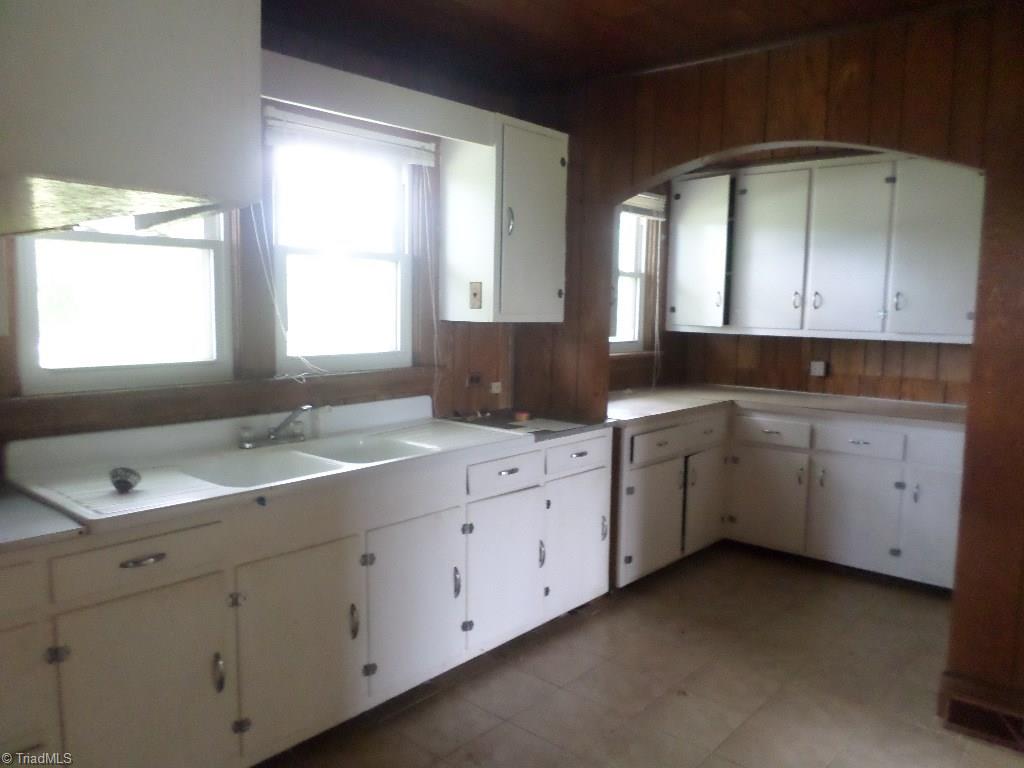 8406 Nc 268, Dobson, NC 27017 photo 3