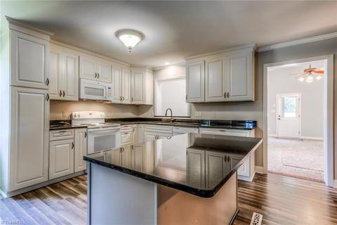 2845 Farmbrook Rd, Winston Salem, NC 27103 photo 10