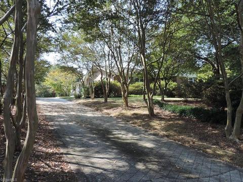 2217 Plainview Dr, High Point, NC 27265 photo 4