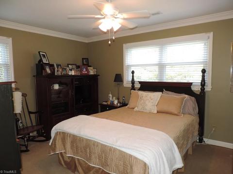 2217 Plainview Dr, High Point, NC 27265 photo 14