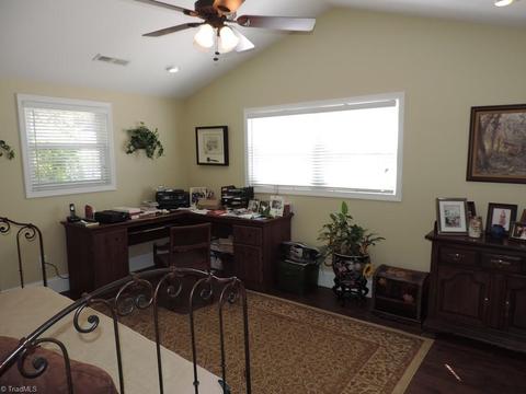 2217 Plainview Dr, High Point, NC 27265 photo 15