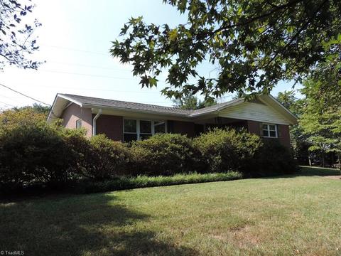 2217 Plainview Dr, High Point, NC 27265 photo 1