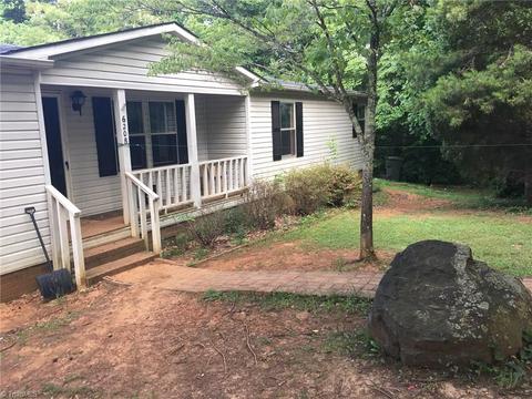 6208 Hideaway Ln, Trinity, NC 27370 photo 2
