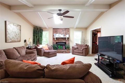 102 Brandon Ln, Trinity, NC 27370 photo 4