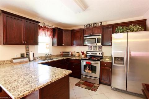 102 Brandon Ln, Trinity, NC 27370 photo 10