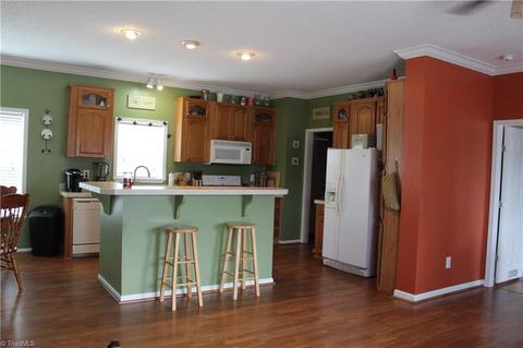 322 Melton Rd, Elkin, NC 28621 photo 2