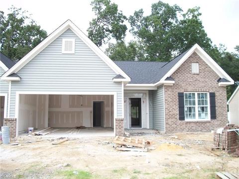 748 Forester Ct, High Point, NC 27265 photo 2