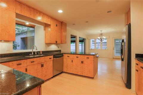 402 Dorado Dr, High Point, NC 27265 photo 14