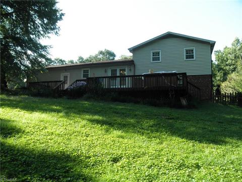 5582 Windemere Cir, Trinity, NC 27370 photo 2