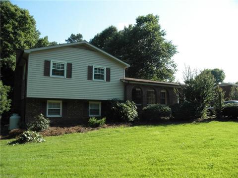 5582 Windemere Cir, Trinity, NC 27370 photo 1