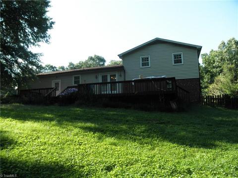 5582 Windemere Cir, Trinity, NC 27370 photo 3