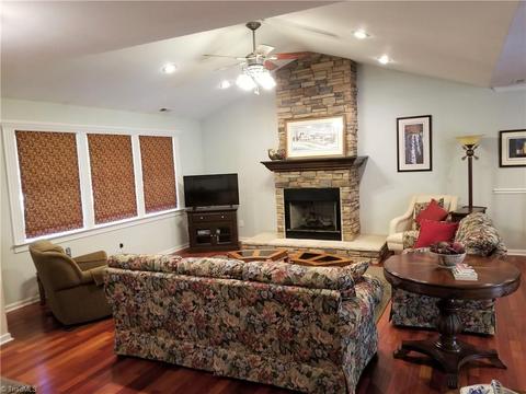 894 Carson Rd, Pilot Mountain, NC 27041 photo 6