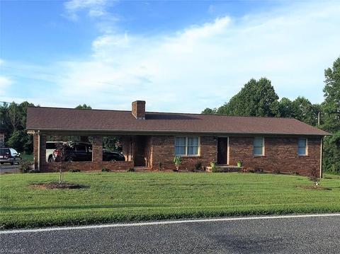 1672 Huffman Fork Rd, Purlear, NC 28665 photo 1