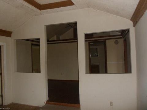 6076 Kennedy Rd, Trinity, NC 27370 photo 2
