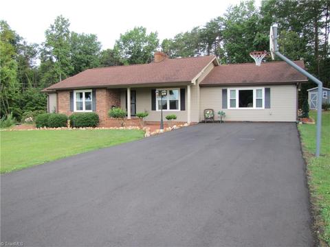 369 Cook Rd, Pilot Mountain, NC 27041 photo 1