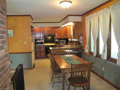 369 Cook Rd, Pilot Mountain, NC 27041 photo 10