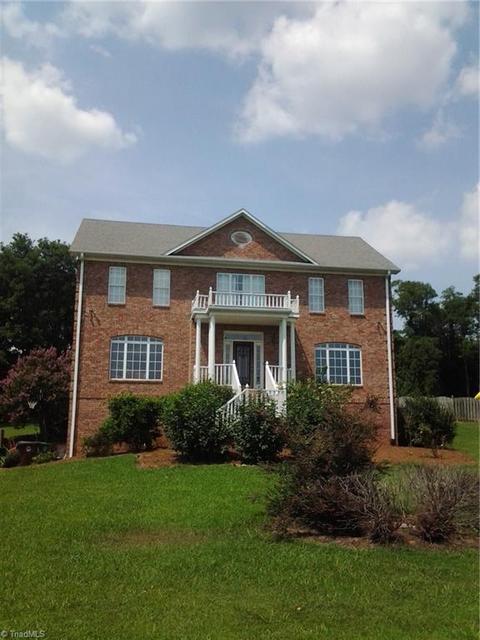 7352 Chapsworth Dr, Trinity, NC 27370 photo 1