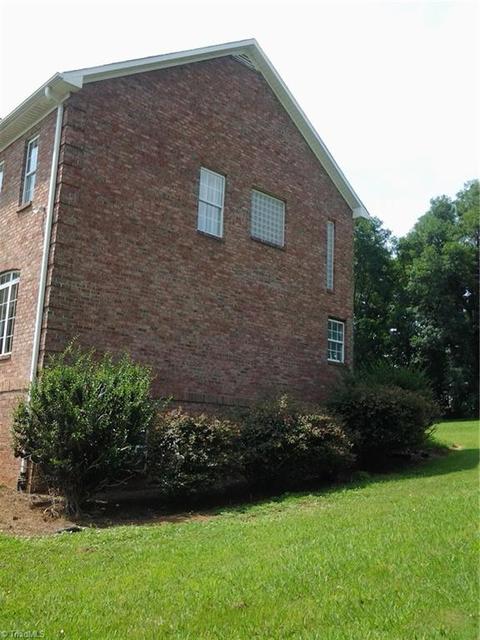 7352 Chapsworth Dr, Trinity, NC 27370 photo 3